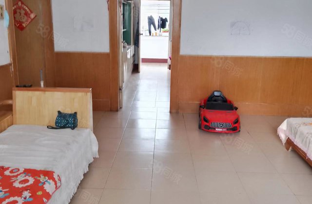 税务局家属院3室2厅1卫好楼层带地下室高性价比带车位诚心出售