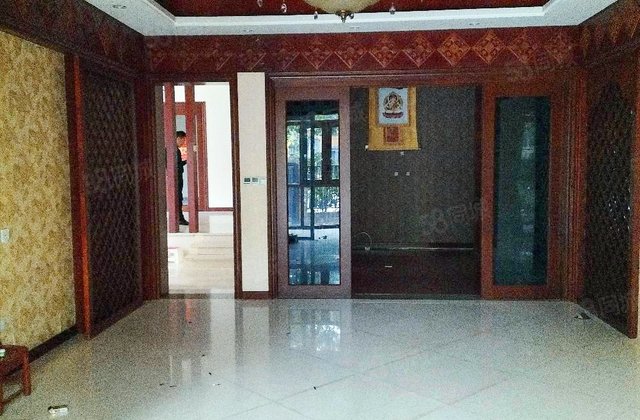 湘江壹号(别墅)10室3厅300.33㎡900万二手房图片