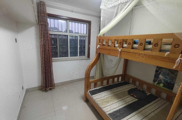 急售！文轩附近，温馨两房送车位，储藏室看房方便有钥匙可按揭