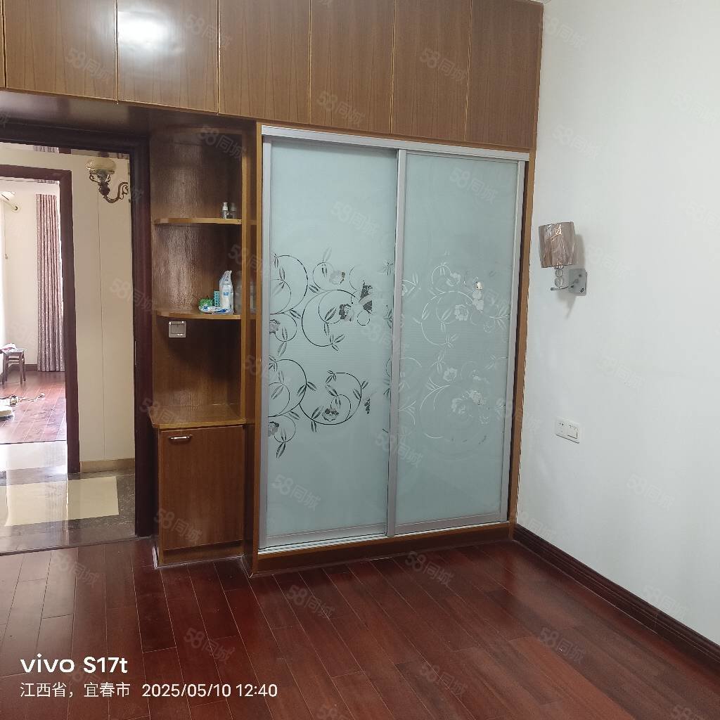 金鼎商业街小区3室2厅2卫130㎡南北80万