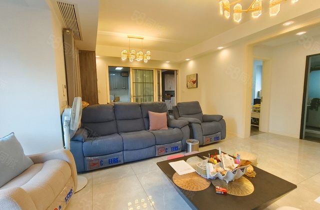 隆基泰和铂悦山3室2厅101.6㎡158万二手房图片