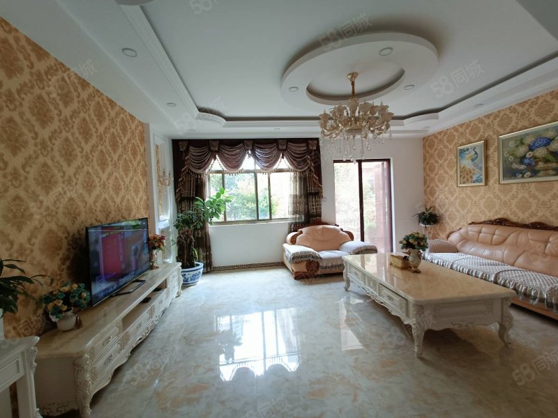 人工湖旁,送精装修,上税少,凤凰苑-文山58同城