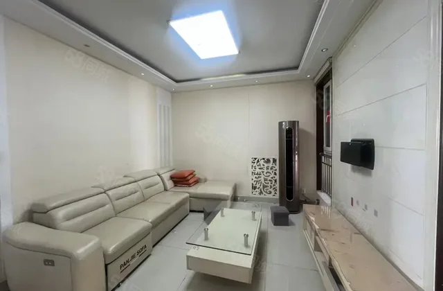 火车站 精装可拎包入住带车位储藏室 产权清晰 南北通透