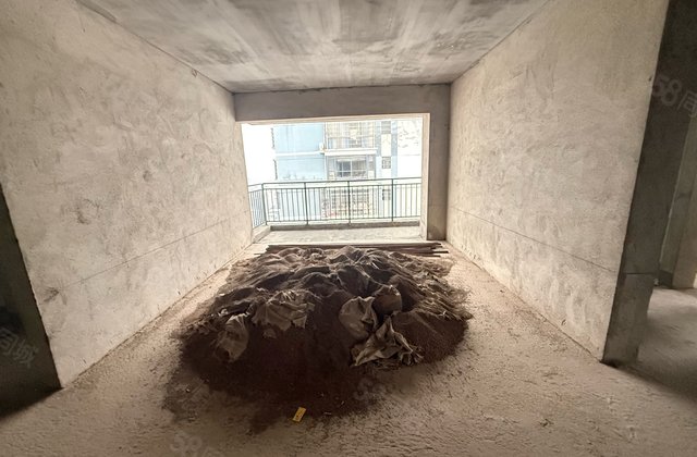 大地景苑C区3室2厅132.8㎡47.8万二手房图片