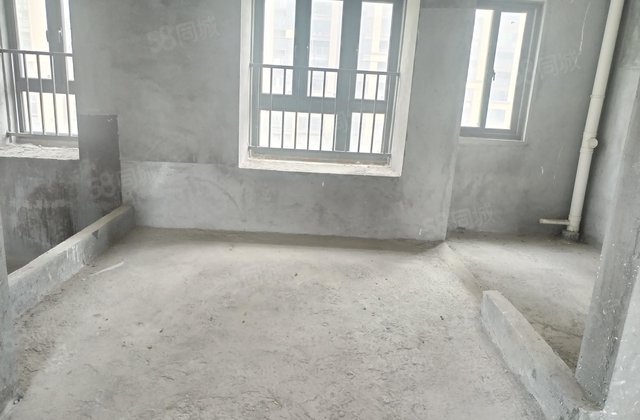 中建荔景新城3室2厅121㎡53万二手房图片