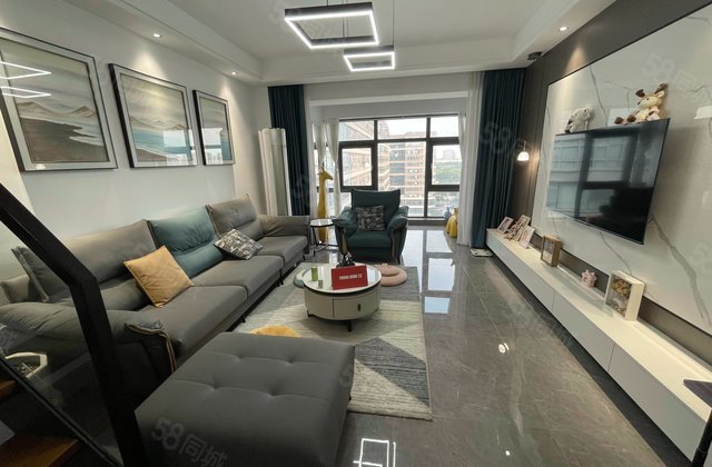 绿地缤纷城1室2厅67㎡42.8万二手房图片