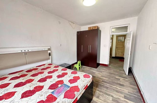 八卦社区(南四经街东)1室1厅37.41㎡29.9万二手房图片