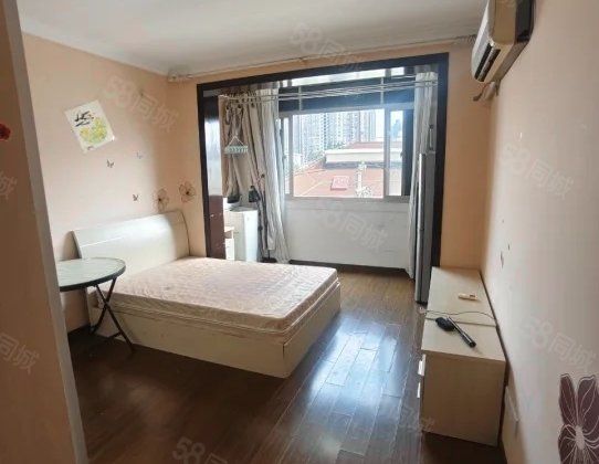 镇宁路405弄小区(公寓住宅)1室1厅45㎡300万二手房图片