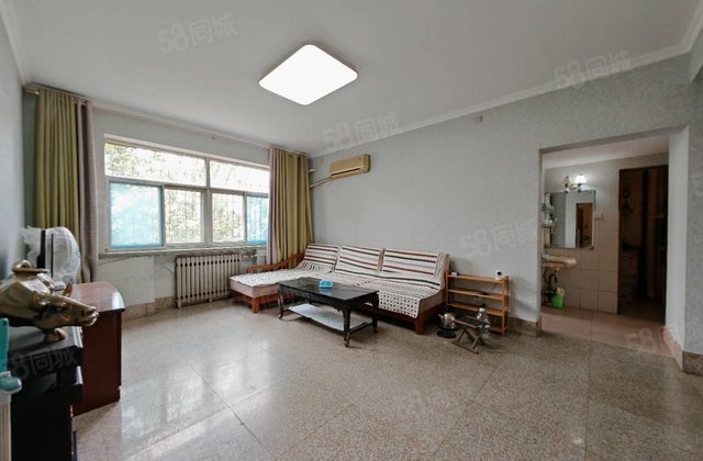 急售单价5000东苑中学，三室两厅双阳台，好楼层，停车方便