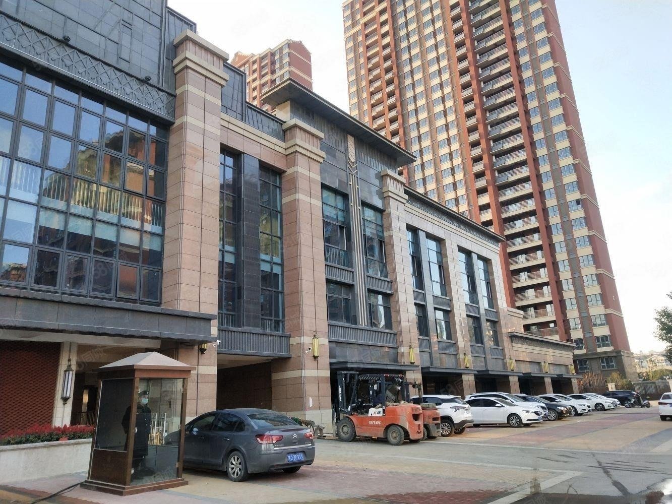 万达旁森林红郡全新自住精装3房满二随时看房