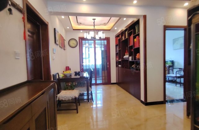 急售，2号院三叶草户型，带车位储藏室，免大税