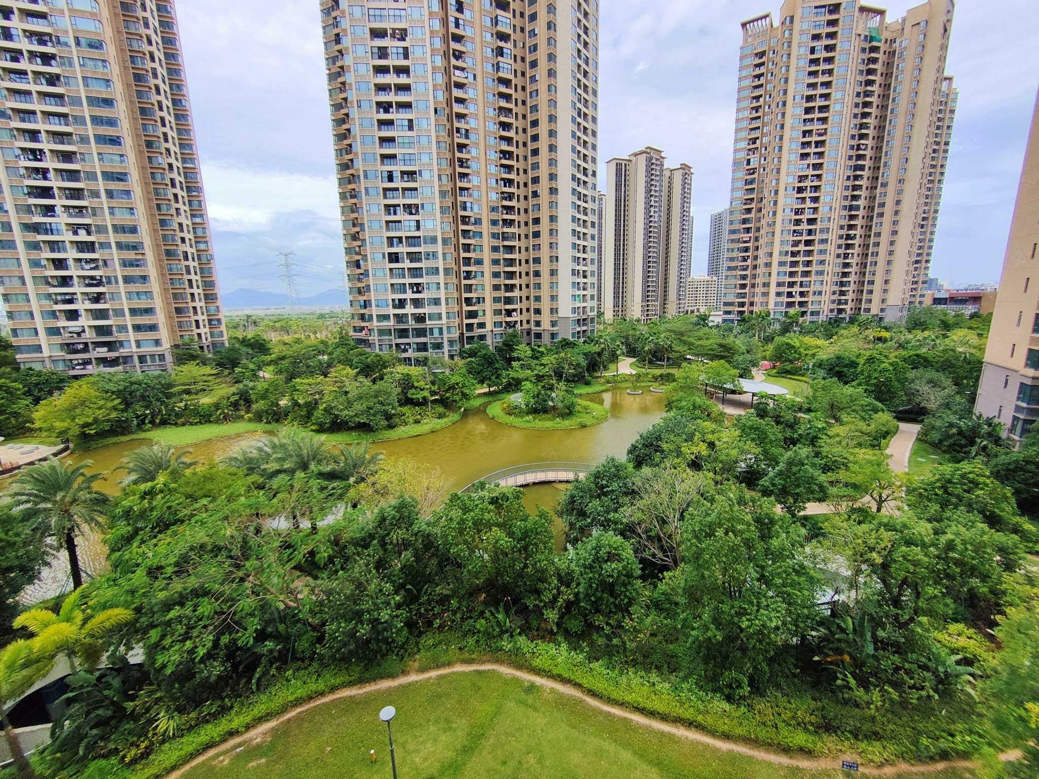 华发水岸(二期)3室2厅2卫87.63㎡东北190万