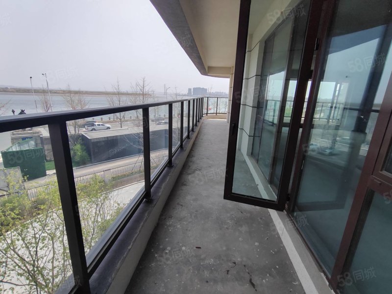 翡翠府.一线江景,清水房大平层,私产可贷款!