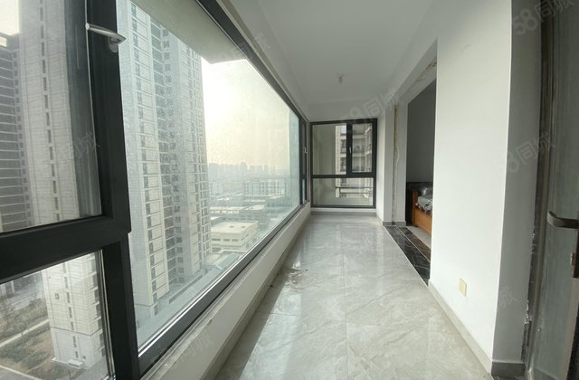 江山印，双阳台好楼层，已封阳台，送车储