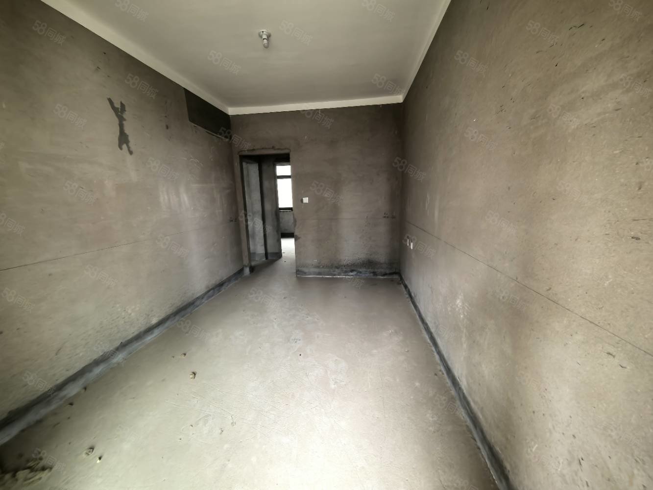 悦湖城4室2厅2卫153㎡南北110万