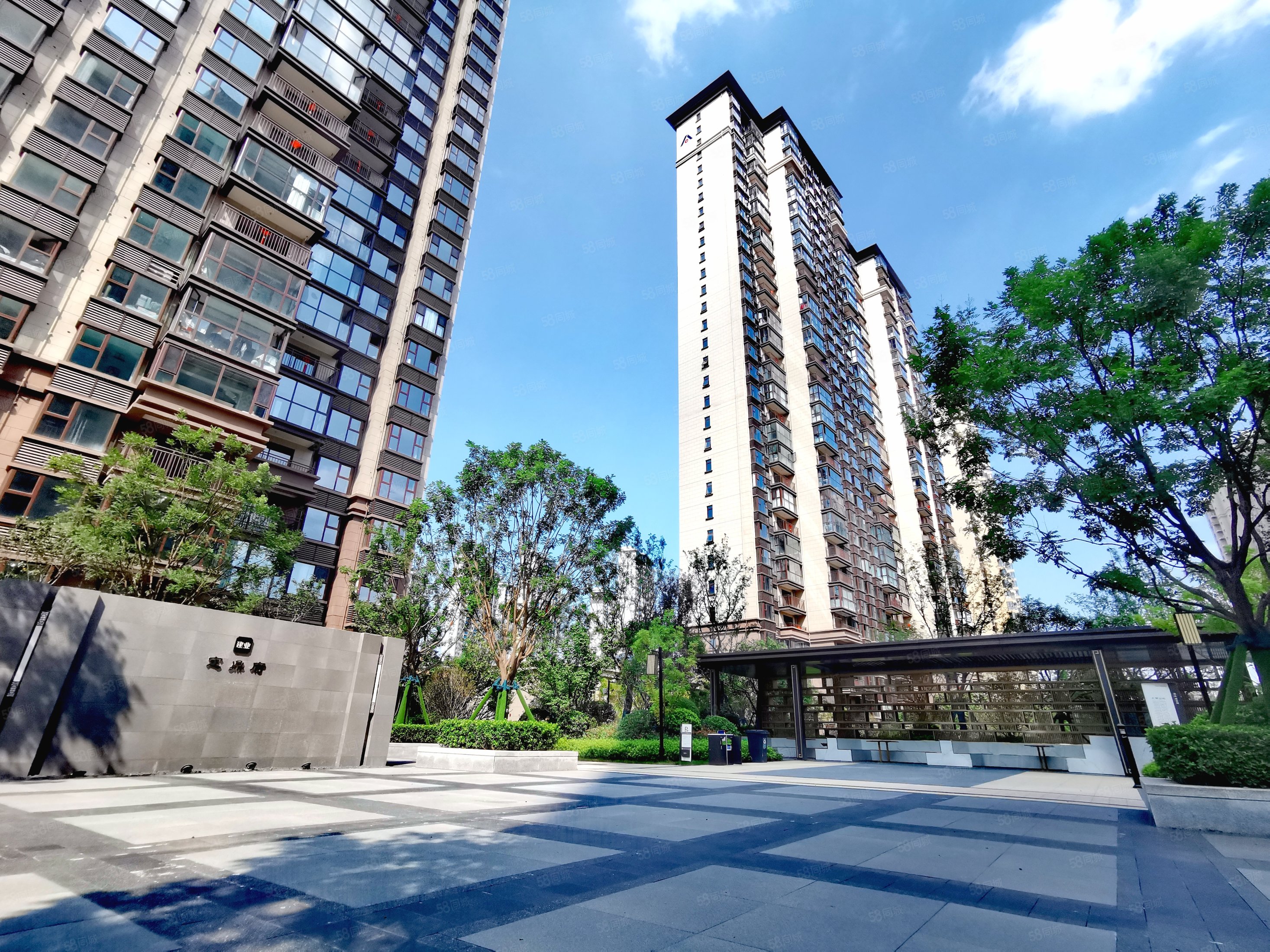 建业定鼎府二期3室2厅2卫126㎡南北107万