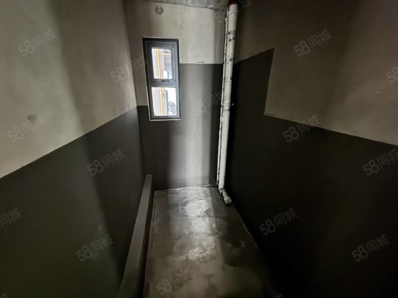 邦泰云璟(北区)4室2厅2卫134㎡南北101万