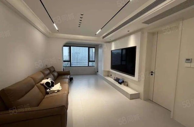 东昌北临 东昌丽都北区精装三室 带车位储藏室免大税