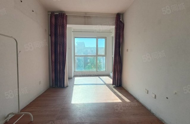 东昌东，英伦花园，东昌丽都三室两厅送储藏室车位免大税