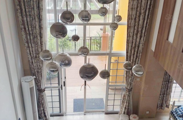 新世界花园5室2厅243.65㎡298万二手房图片