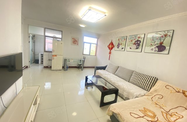 转盘附近 滨河花园 东昌中学 停车方便 拎包入住