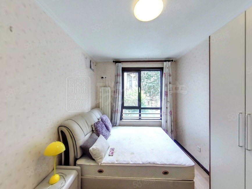 時(shí)代龍和大道3室1廳2衛(wèi)136.08㎡南北375萬