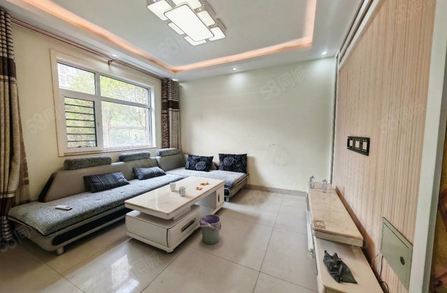 孝心一楼丶民生凤凰城，新一中外国语急售，免大税，看房很方便。