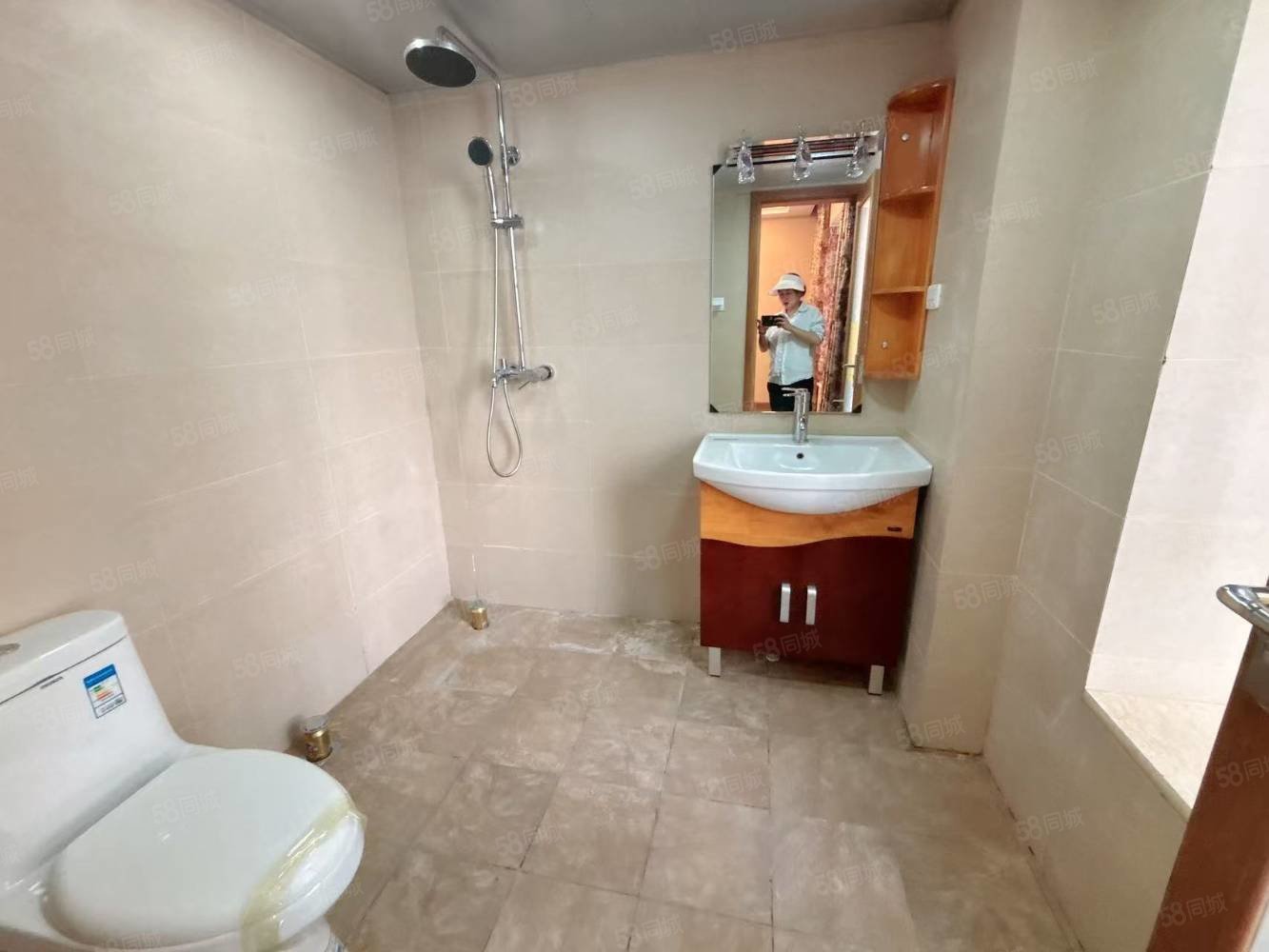 龙泉花园东苑4室2厅2卫151㎡东南94万