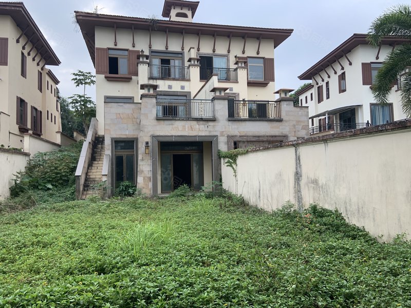 观澜湖长堤别墅,满五 免双税,一线高尔夫果岭景.大花园
