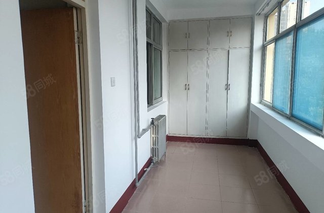 市中心  山环家园金鼎综合楼  步梯中间楼层 三室朝阳双阳台