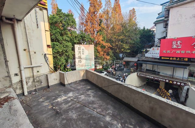 文明路8号住宅楼3室2厅127㎡108万二手房图片