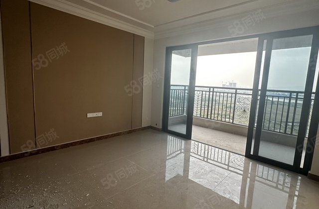 恒大悦珑湾4室2厅115㎡48.8万二手房图片