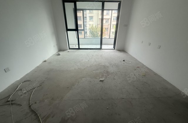 文轩东校 总高6层电梯洋房 带车位储藏室 四叶草户型