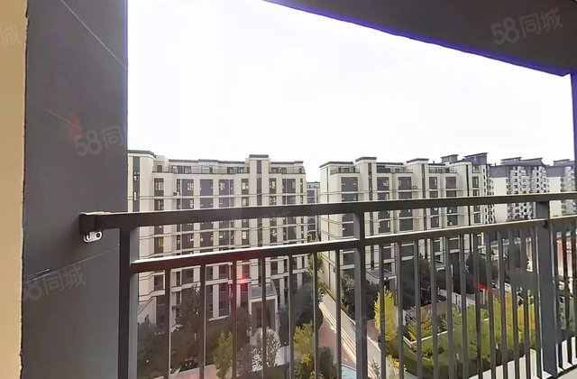 金泰学府3室2厅126㎡71万二手房图片