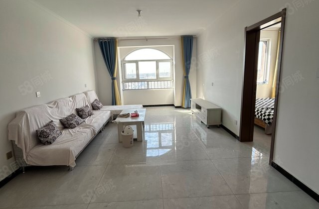 香江巴黎印象3室2厅127.47㎡71.4万二手房图片