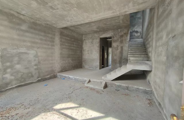 恒大金碧天下(别墅)3室2厅144㎡98万二手房图片