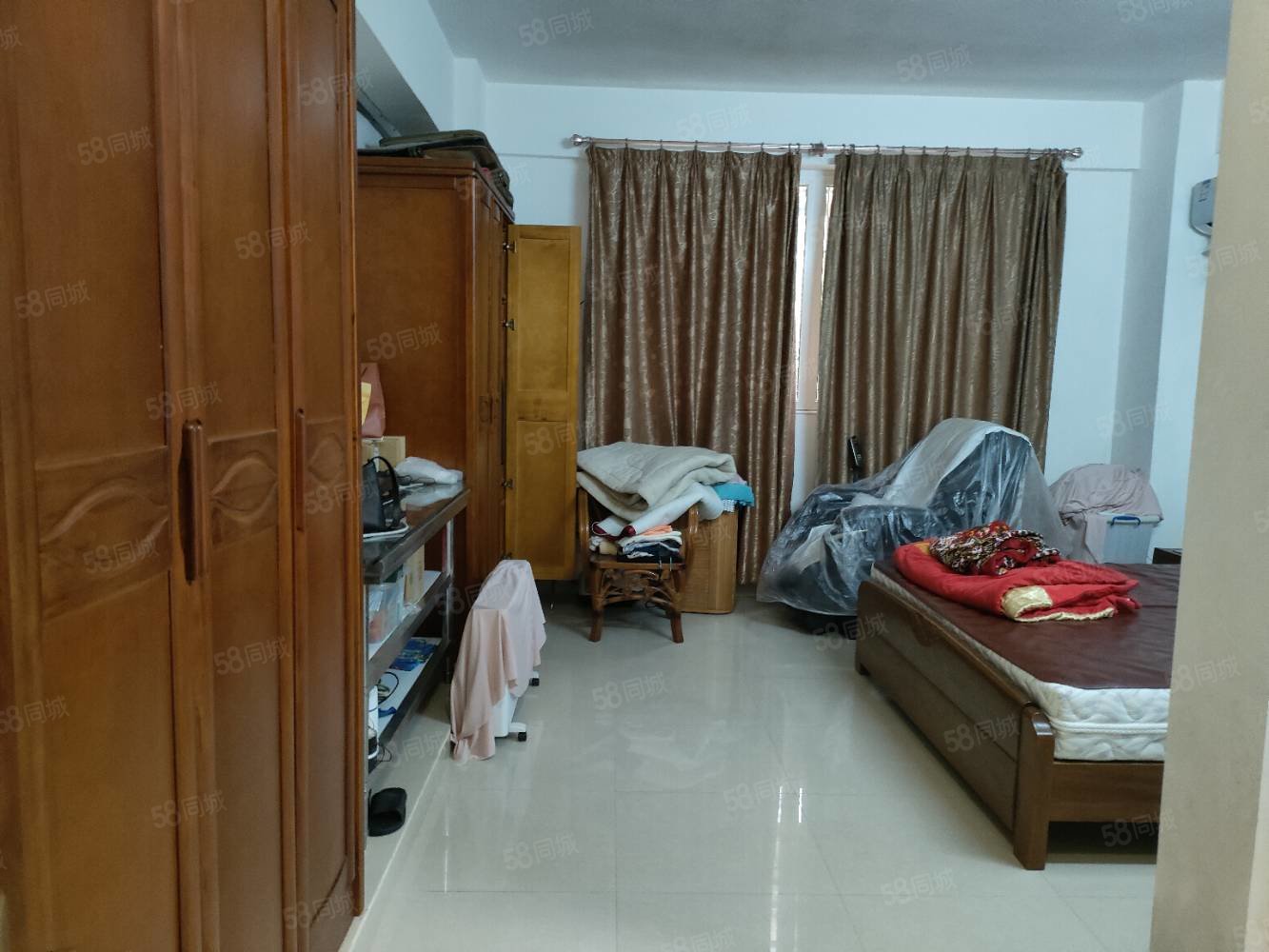 腾瑞万绿花园4室2厅2卫185㎡东南126万