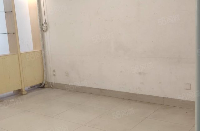 文轩一路之隔中间楼层。随时看房