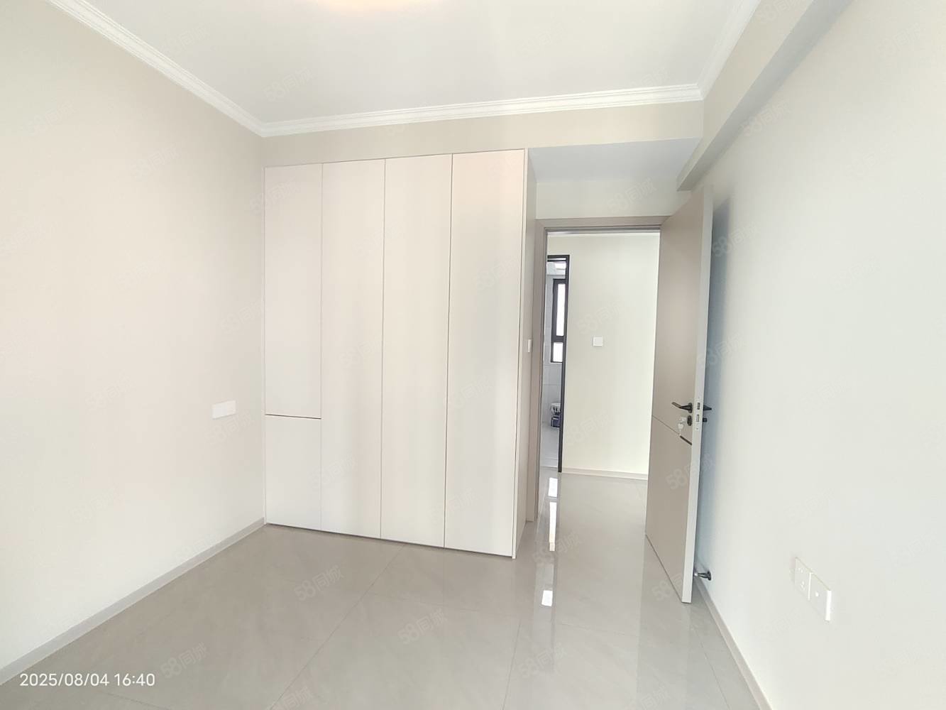 万达大都会公元3室2厅2卫116㎡南北70万