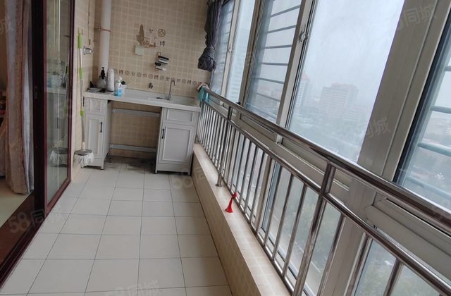 昌华 凯华苑  总高18层  三室2厅1卫