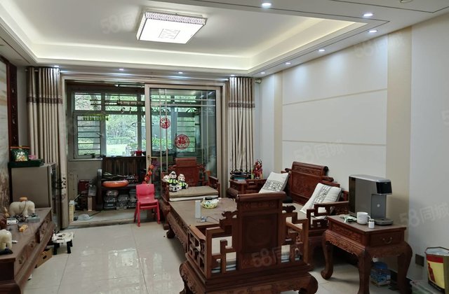 急售！星光中央丽都精装4室2厅免大税十车储143平143万