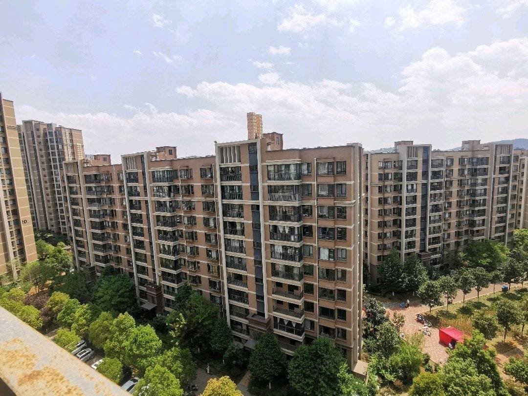 汇景园4室2厅2卫141㎡南北98万