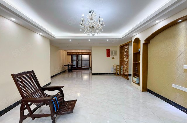 荣和大地二组团阳光里4室2厅143.05㎡166万二手房图片