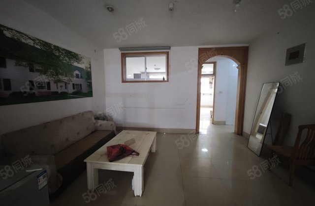 急卖，市中心位置，怡景  ，七中，停车方便。