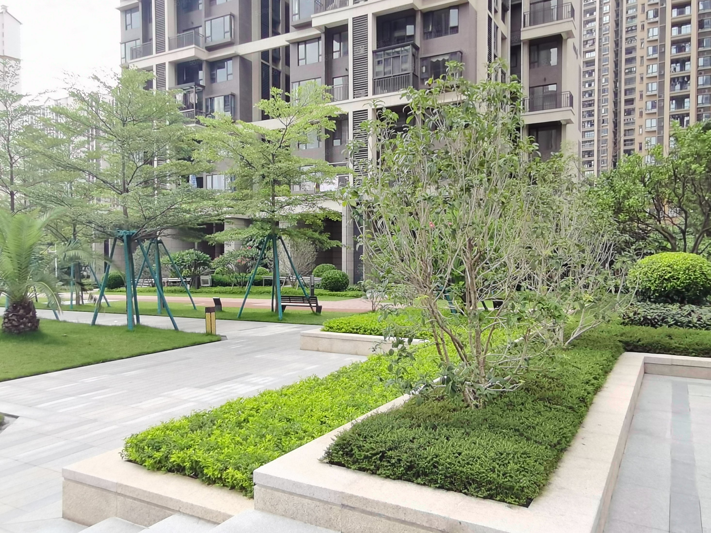 保利i立方因业主着急置换小区套抄底随时看房