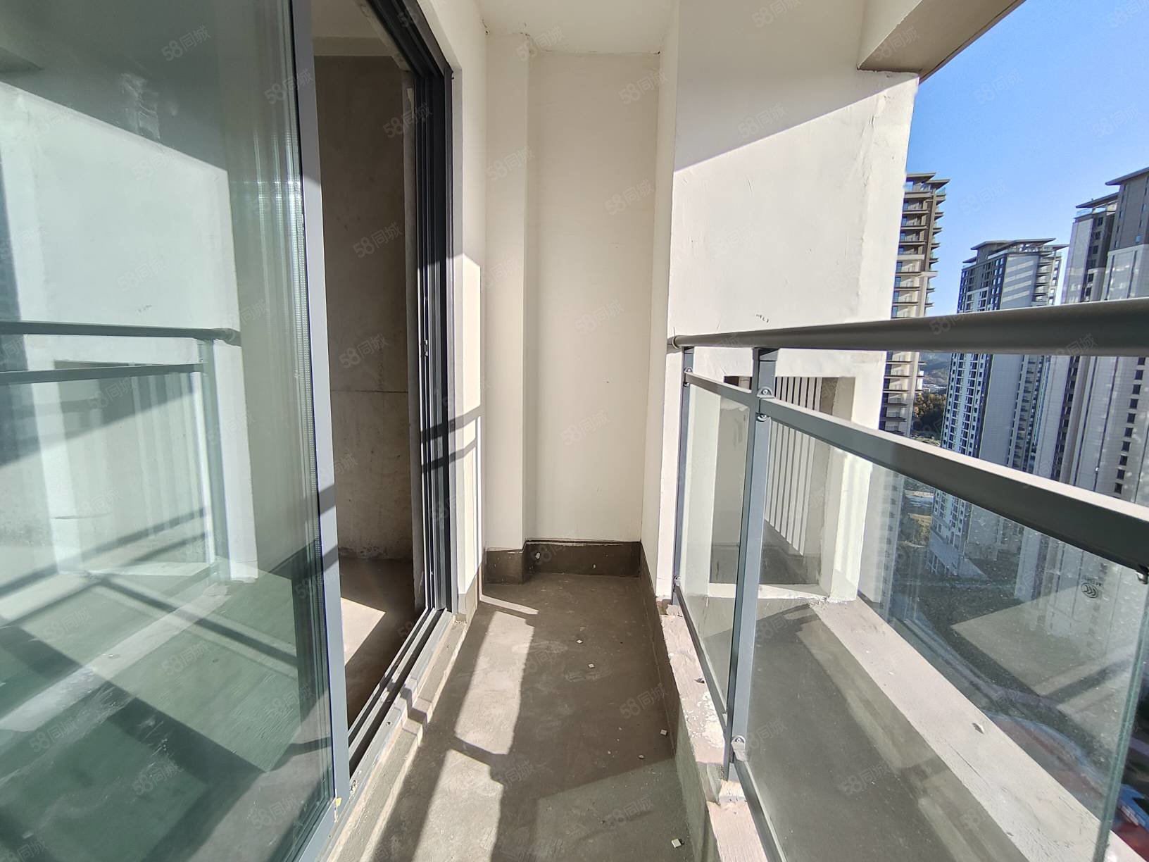 中国中铁世纪山水3室2厅2卫105㎡南北43万