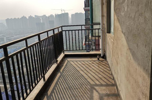 隆中鑫城130平中层3室2厅2卫毛坯证齐满二70万,天河路168号-孝感58