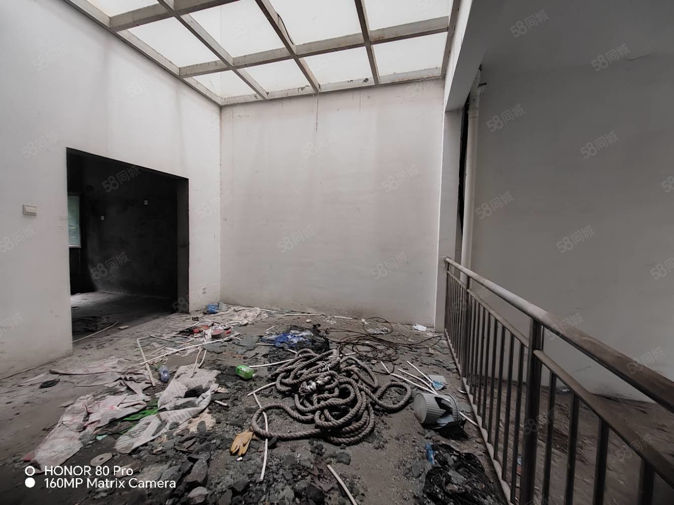 维也纳庄园5室2厅3卫278㎡南北208万