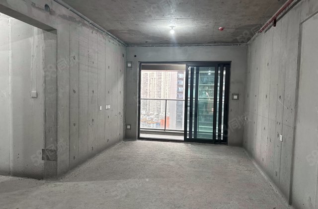 御龙天地3室2厅109㎡700万二手房图片