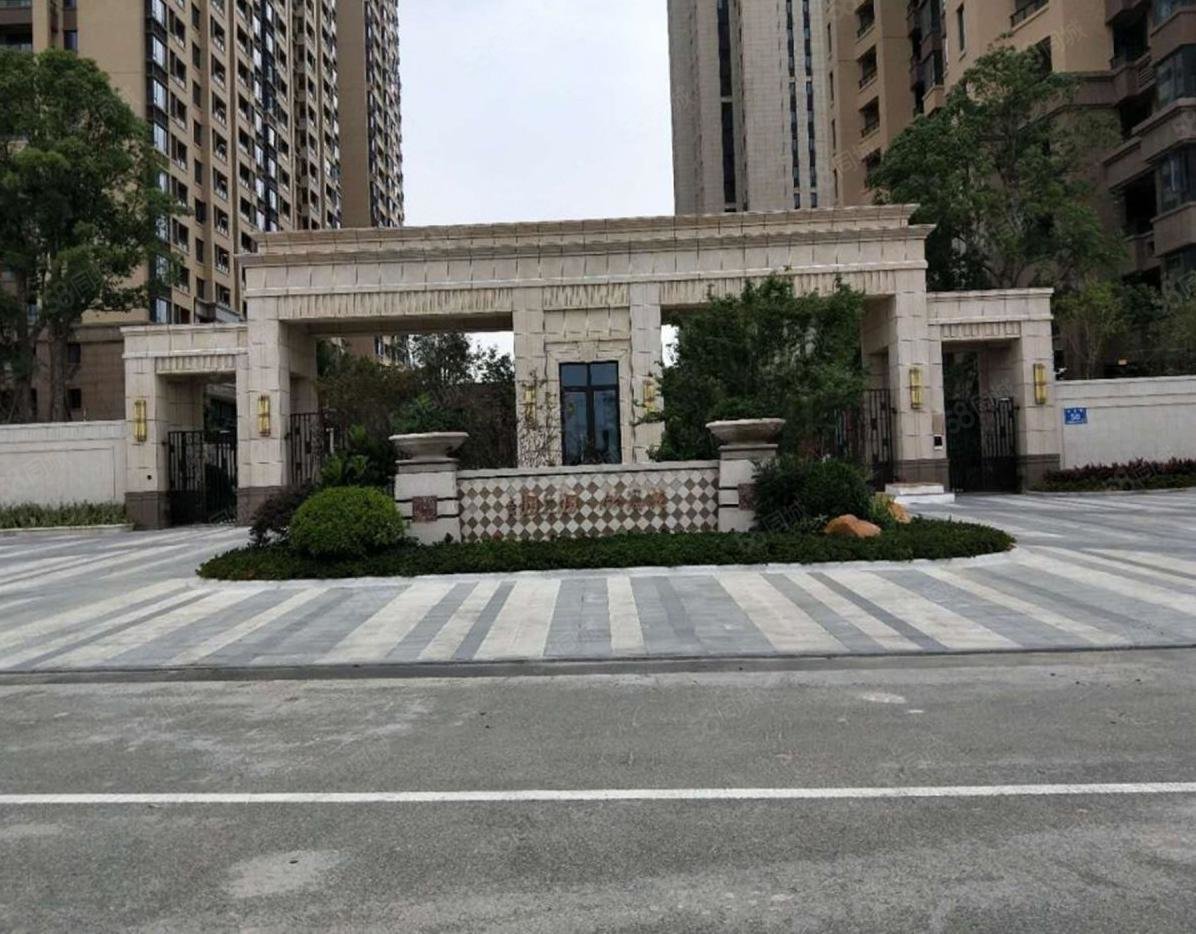 上实海上海领海苑4室2厅2卫181.64㎡南560万